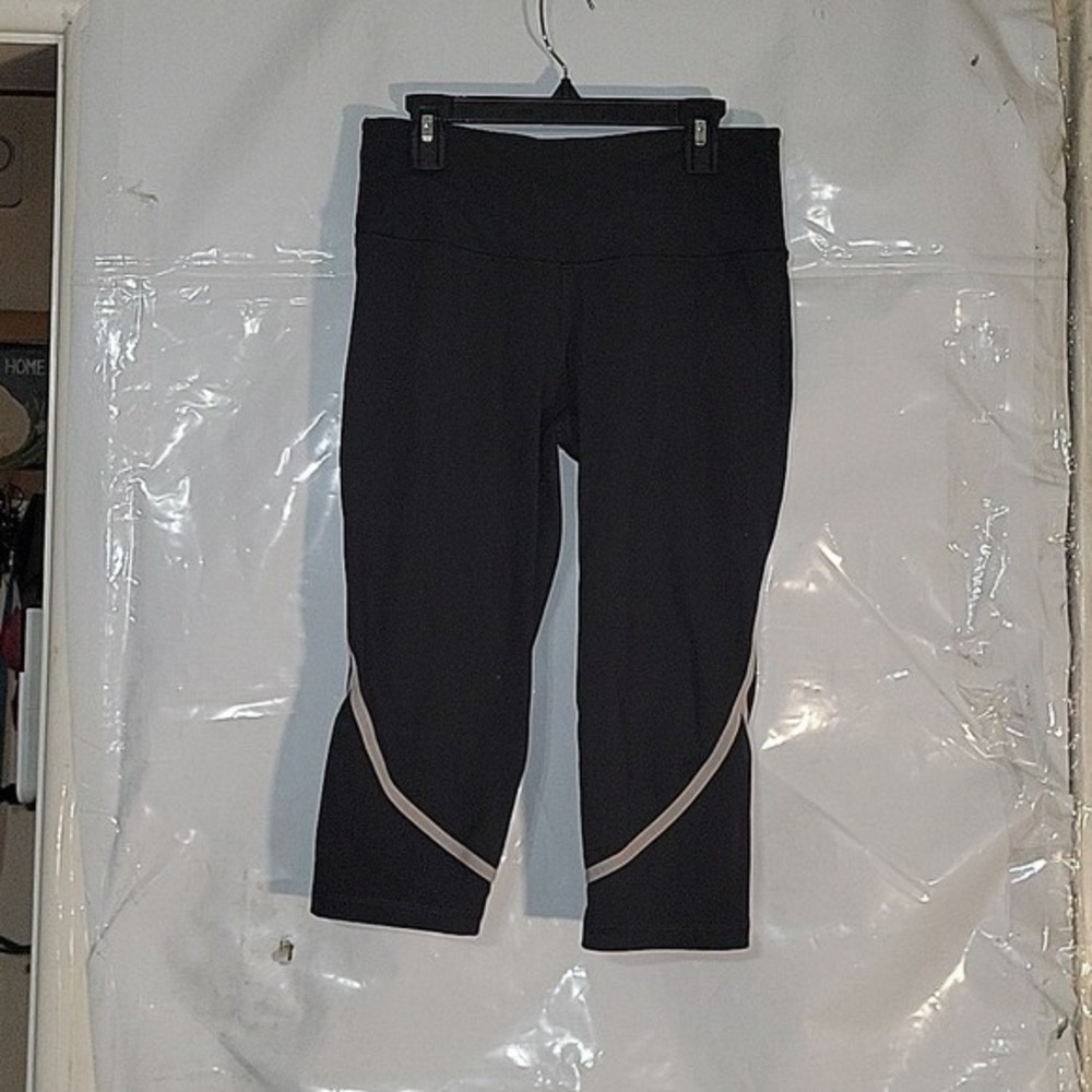 VICTORIA SECRET VST Black Capri Leggings Athletic Activewear Cropped bundle of 2 - Picture 6 of 7